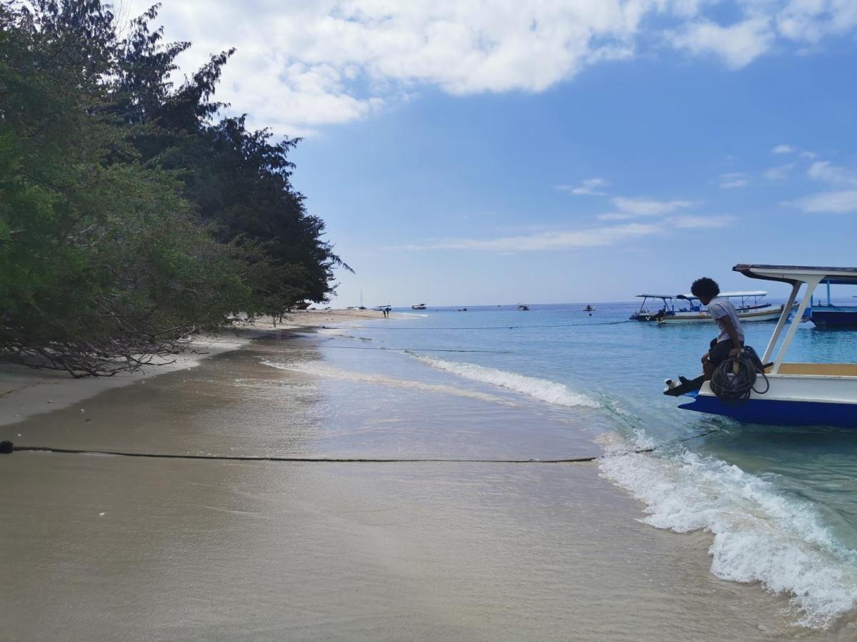 The Mally Homestay Gili Trawangan Exterior foto