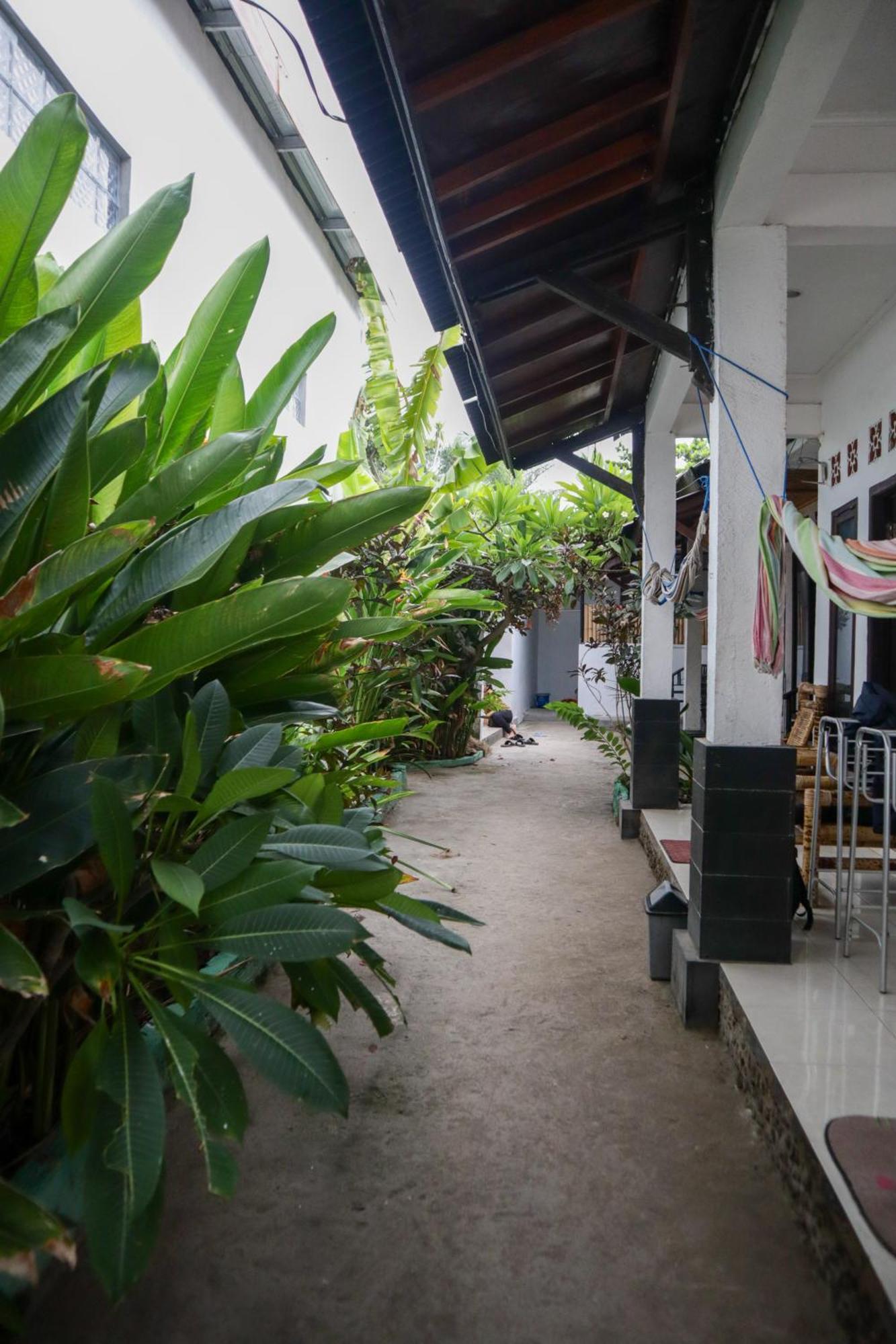 The Mally Homestay Gili Trawangan Exterior foto