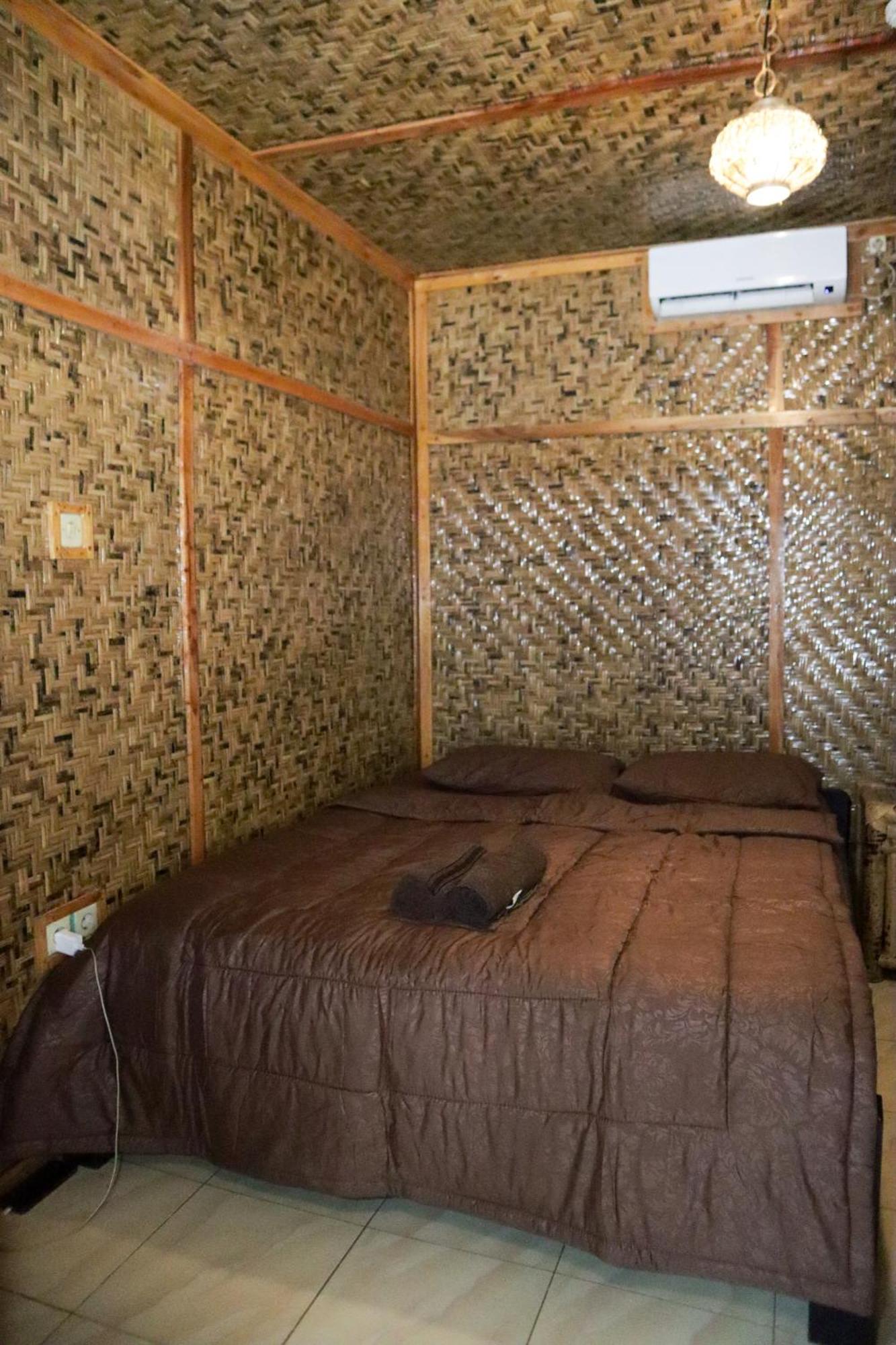 The Mally Homestay Gili Trawangan Exterior foto